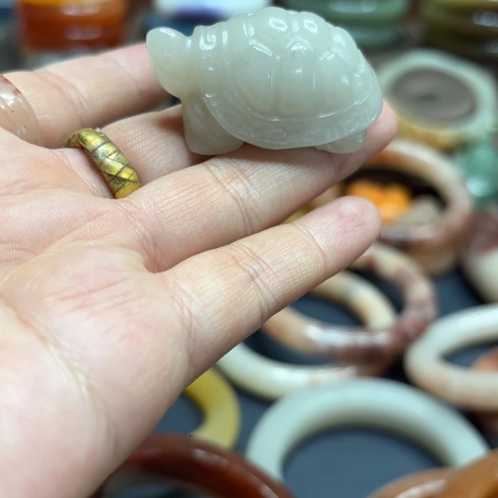 石英岩玉合金颈饰