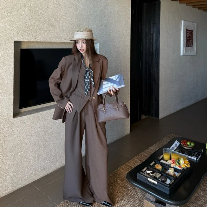 老钱风时尚套装气质西装外套马甲背心女秋季穿搭休闲阔腿裤三件套