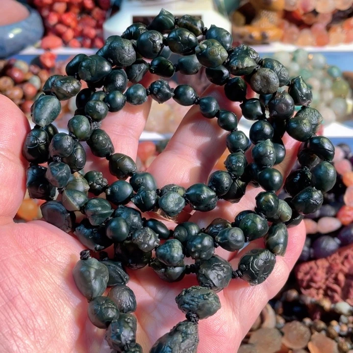 手饰石英质玉未镶嵌