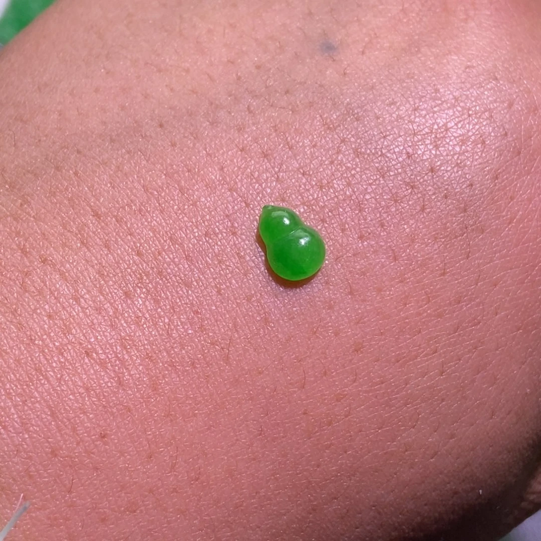 翡翠未镶嵌颈饰吊坠