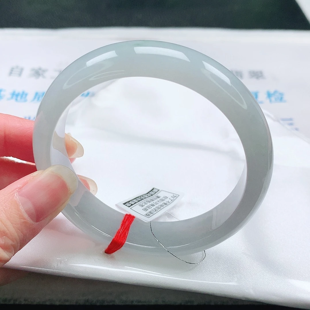 翡翠手镯未镶嵌58圈
