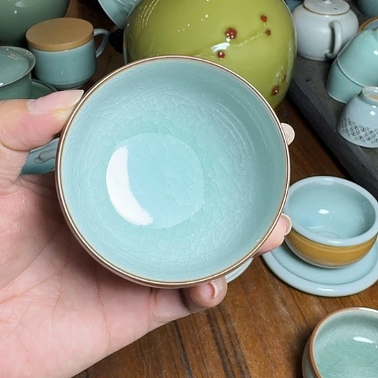 龙泉青瓷手工冰裂纹