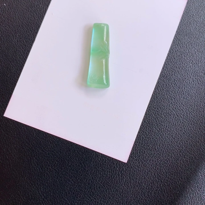 D***D甜果绿精品竹节吊坠