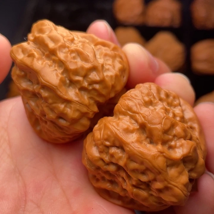 文玩核桃把件秦岭山脉