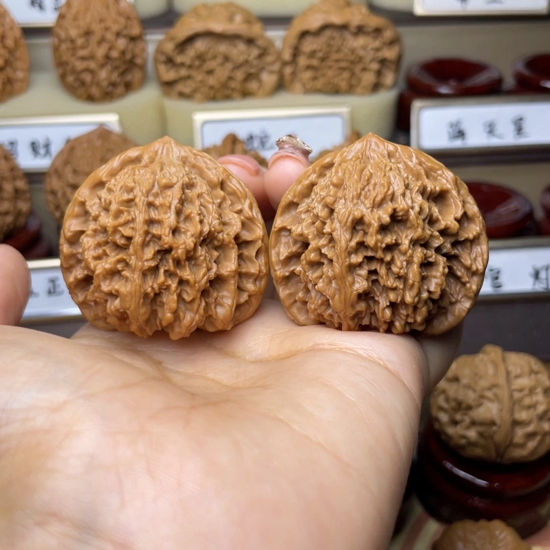 文玩核桃把件周*?满天星42左右