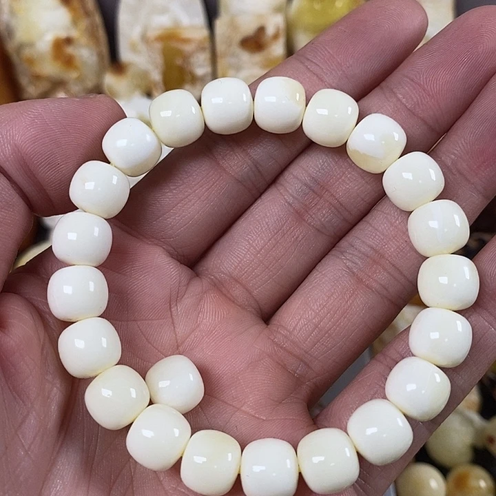 .***L未镶嵌琥珀裸石我