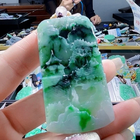 颈饰未镶嵌翡翠一个