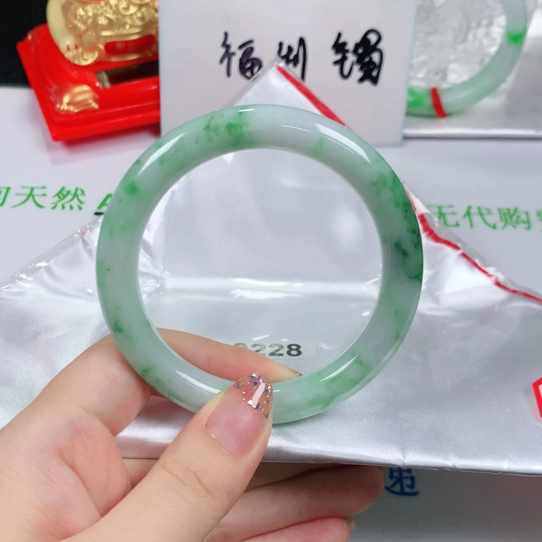 翡翠手镯（圆镯）未镶嵌圆条0228