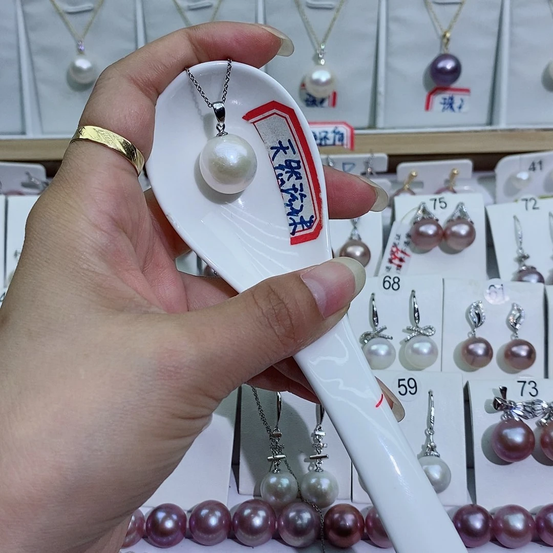 淡水珍珠银S925镶嵌吊坠(赠链)