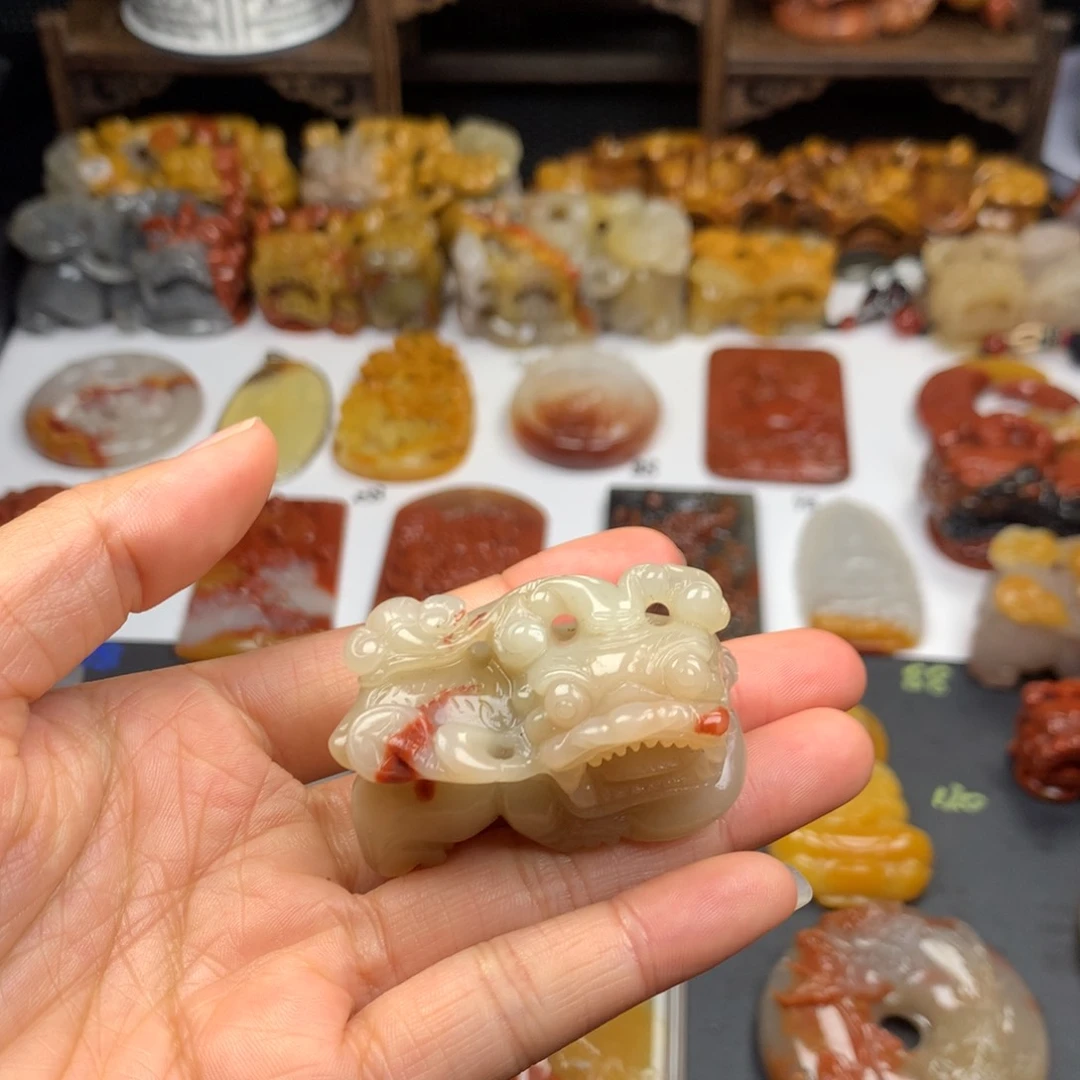 石英质玉（黄龙玉）挂件未镶嵌