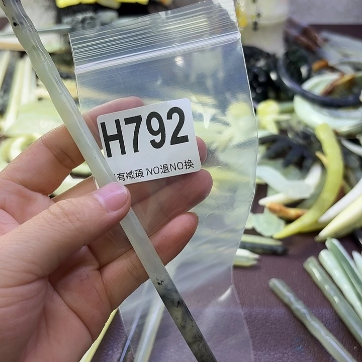 欧***中蛇纹石玉合金发饰