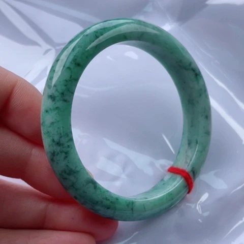 翡翠手镯未镶嵌正55