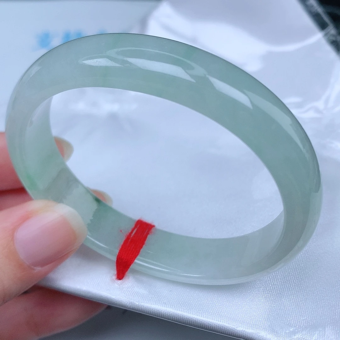 翡翠手镯（贵妃镯）未镶嵌天然