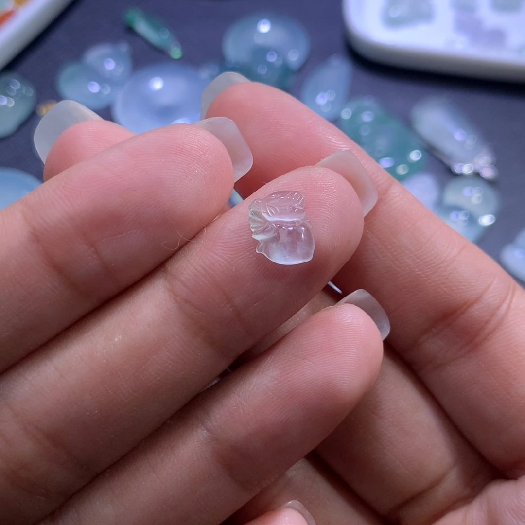 翡翠裸石未镶嵌高冰小仙子