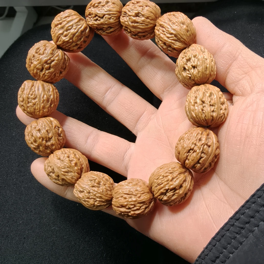 18mm超密蚂蚁纹肉墩骨质很硬的文玩核桃手串