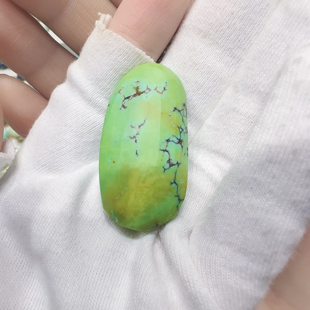 绿松石未镶嵌原矿绿松石