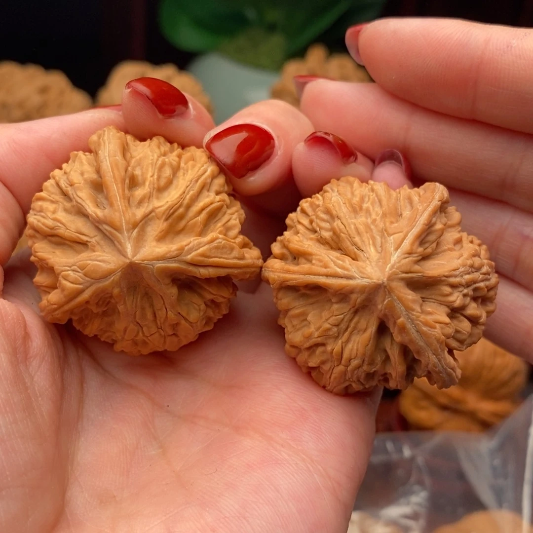 文玩核桃把件玉龙奔38