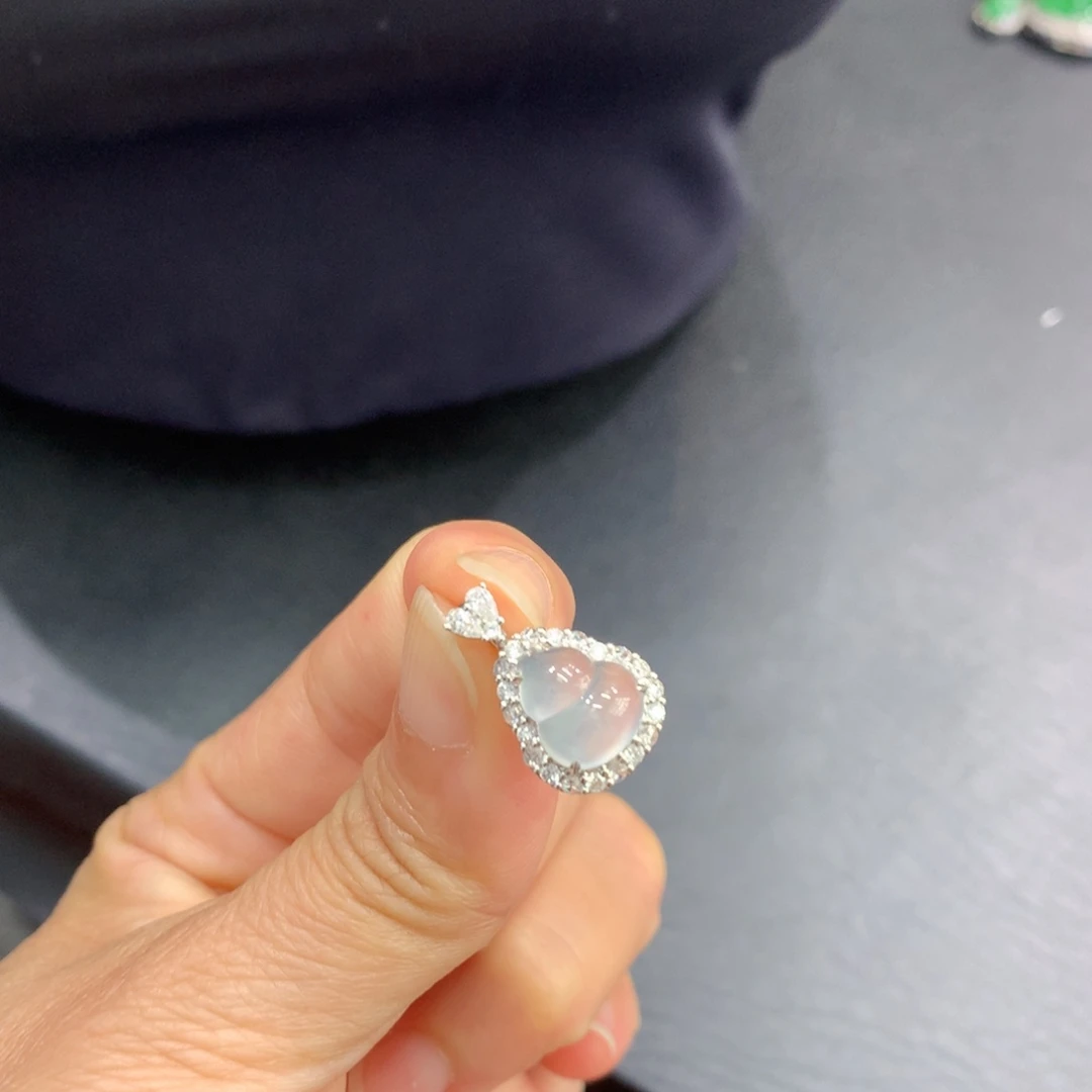 吊坠(不含链)18K金镶嵌翡翠