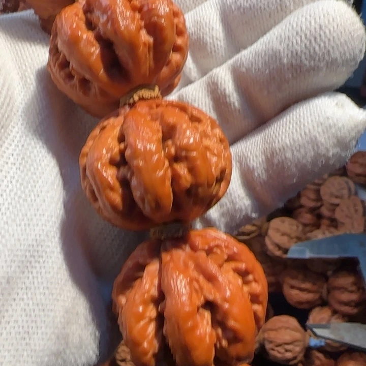 龙***爸核桃京八棱手持！！