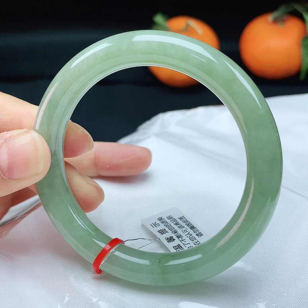 翡翠手镯未镶嵌55胖