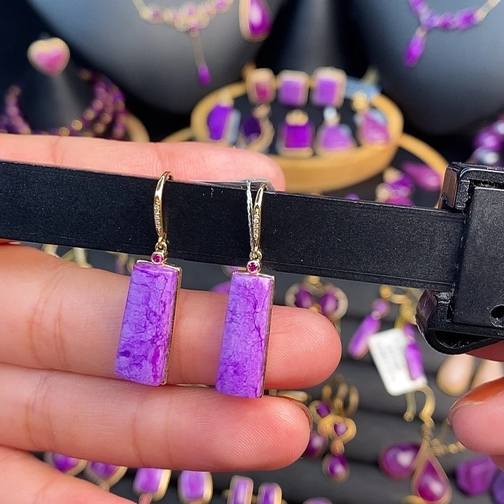 苏纪石（舒俱来）18K金镶嵌耳饰