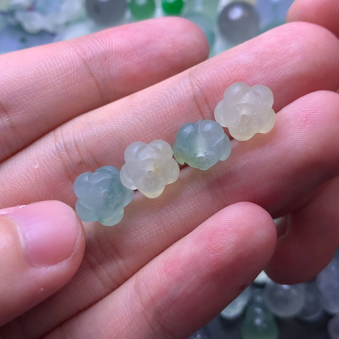 婳***情定制翡翠未镶嵌珠子