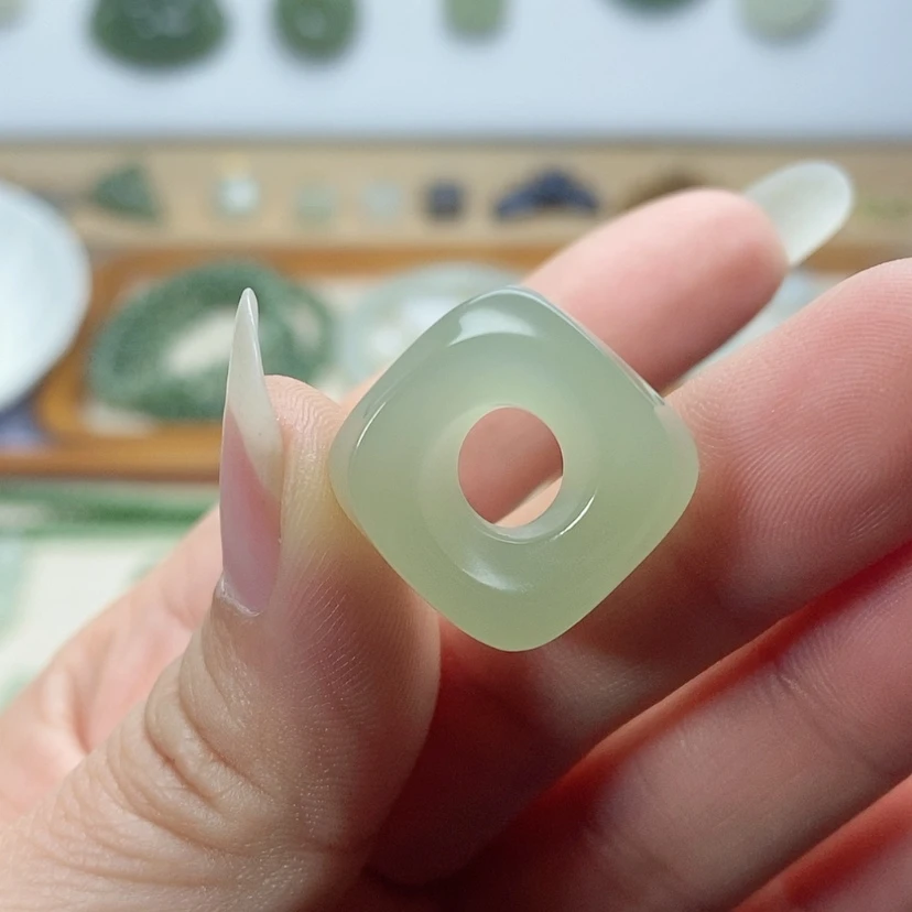 【闪购商品】颈饰未镶嵌和田玉