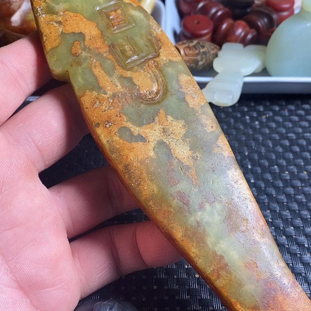 岫玉未镶嵌珠宝奇石