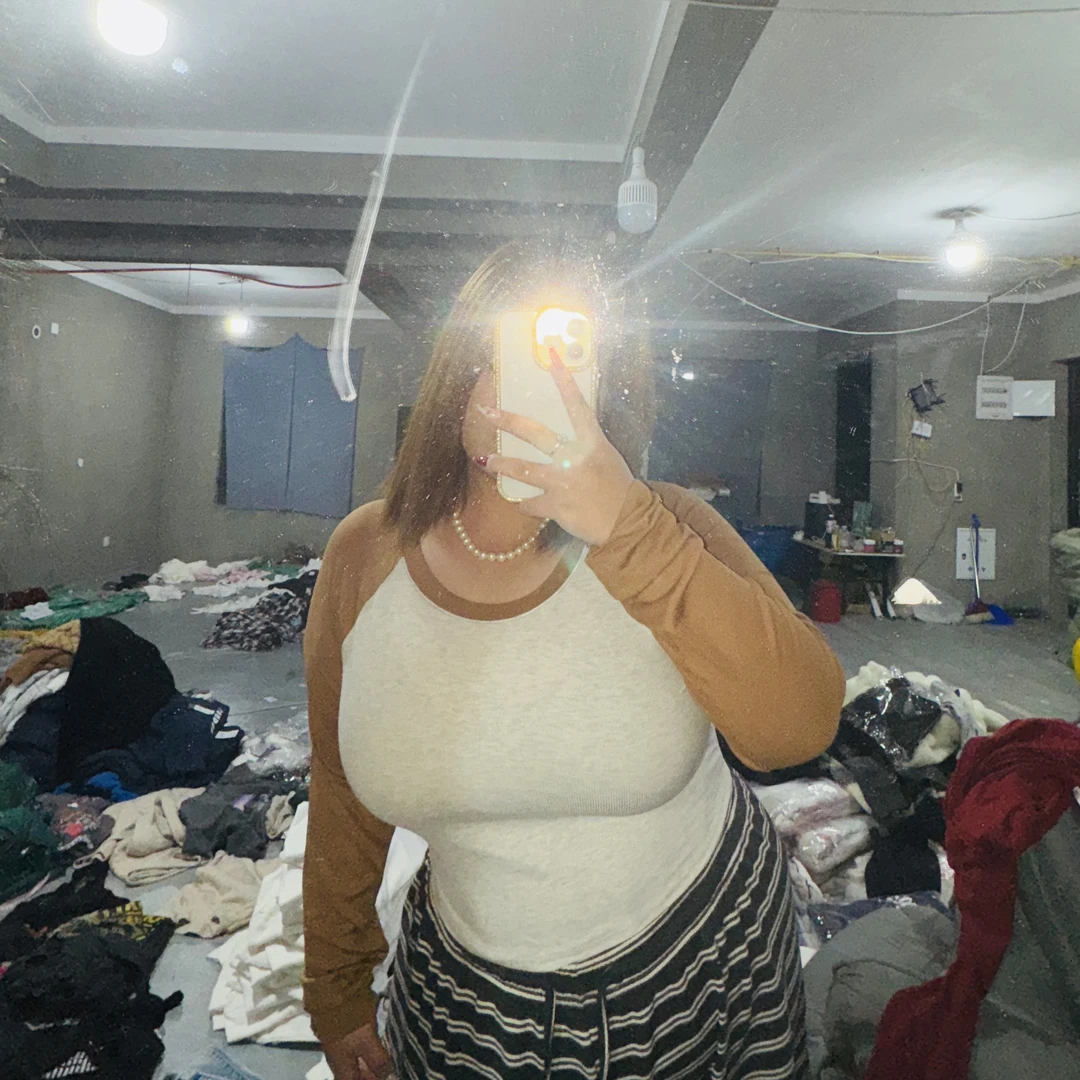 咖色插肩袖高弹短款打底衫【拍一发二