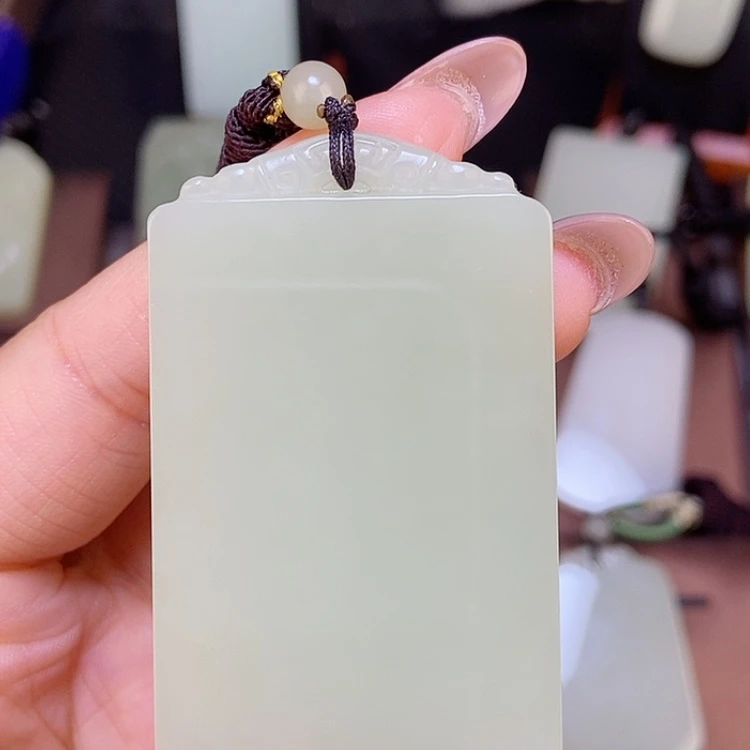 【闪购商品】颈饰未镶嵌和田玉