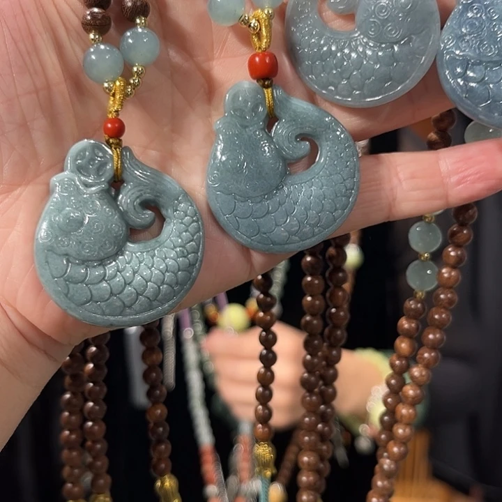 颈饰未镶嵌和田玉