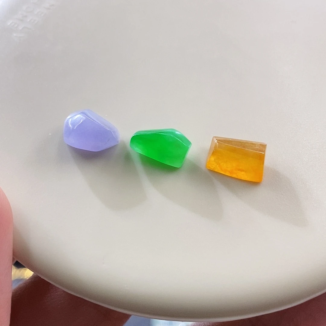 散珠翡翠一手随形