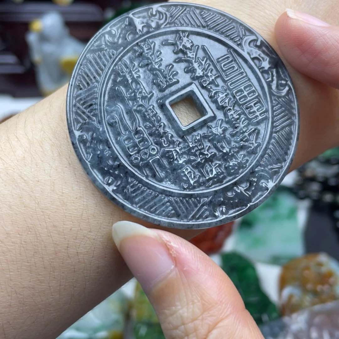 翡翠未镶嵌颈饰牌子