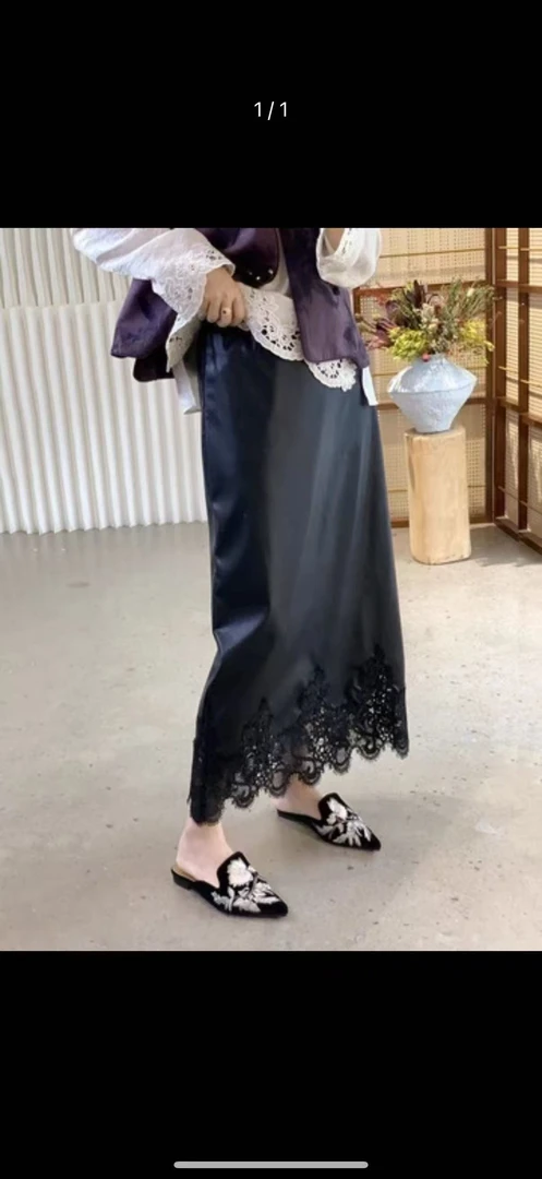 蕾丝拼接高腰皮裙