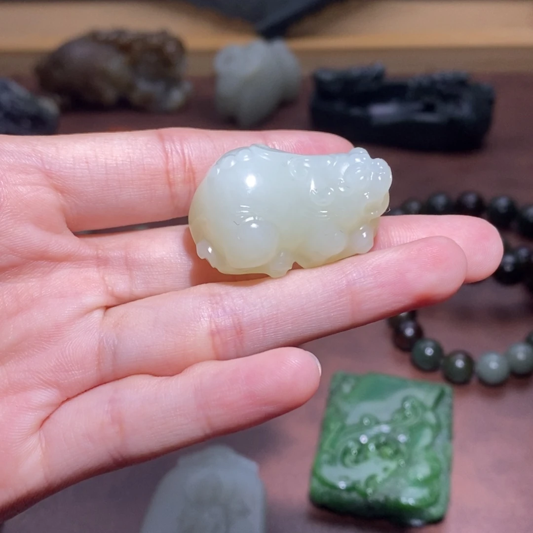 和田玉未镶嵌颈饰