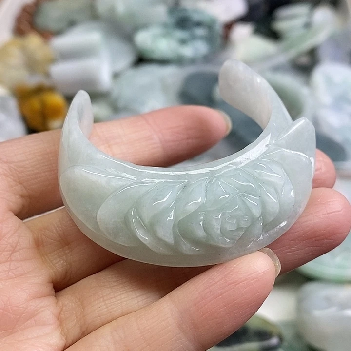 翡翠未镶嵌颈饰天然翡翠77