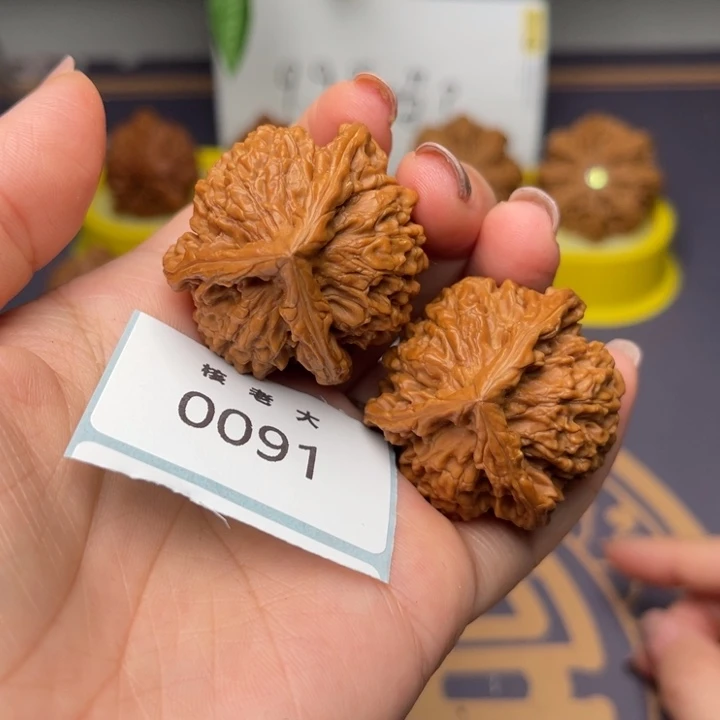 文玩核桃把件官帽三棱37/0091