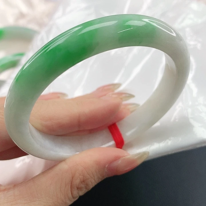 未镶嵌手镯翡翠，181