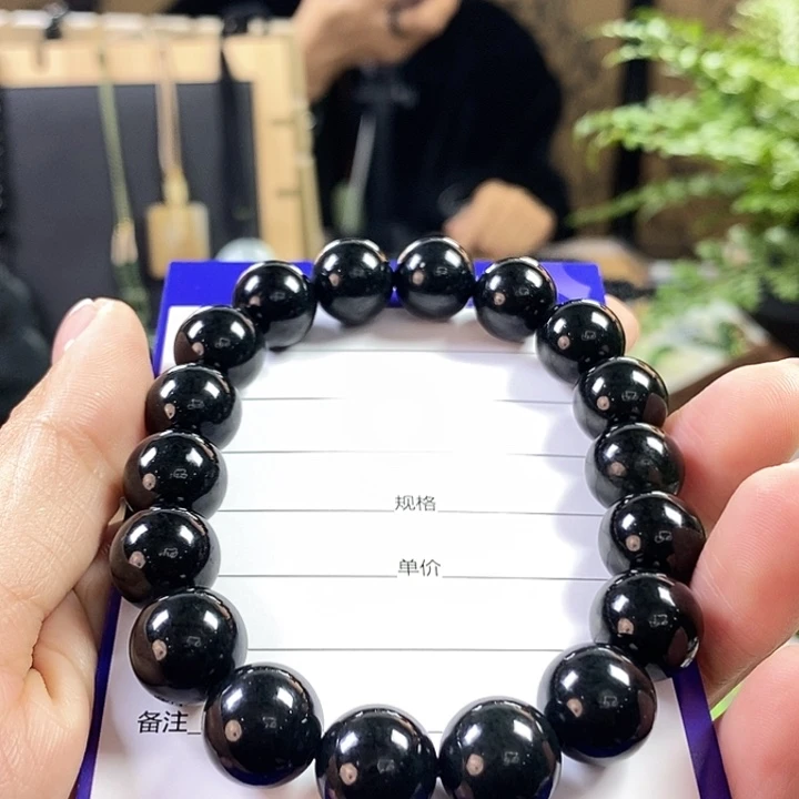 风***哥和田玉未镶嵌手链