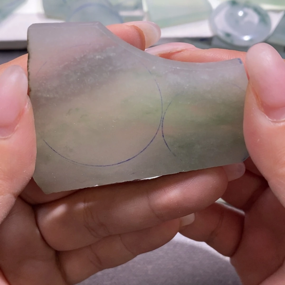 翡翠挂件未镶嵌沁*