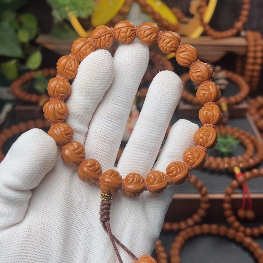 吊坠桃核1.3小金豆手持