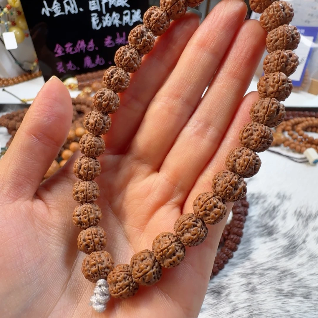 手串金刚菩提老树梅花