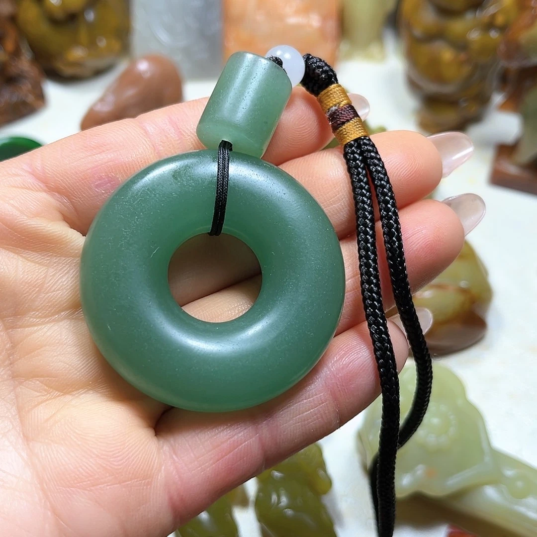 白玉菩提吊坠白玉菩提吊坠