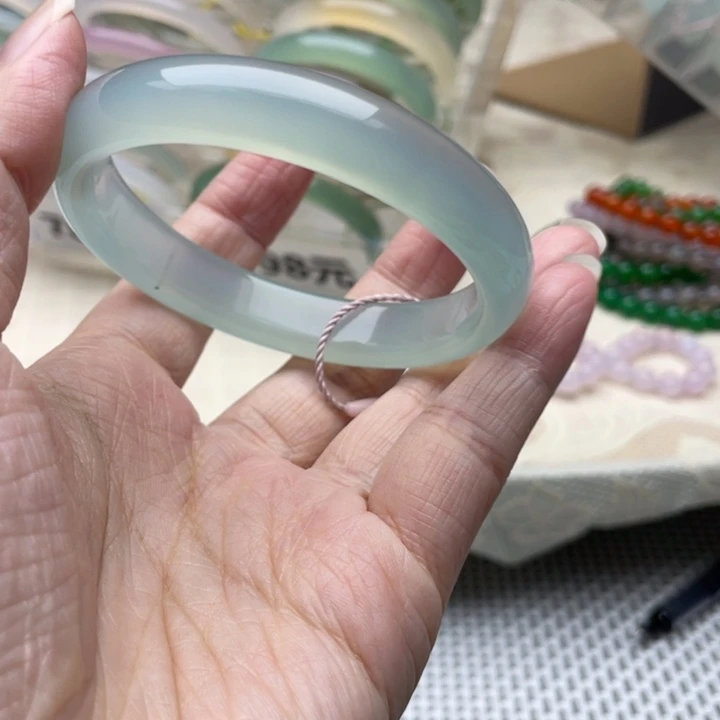 玛瑙/玉髓未镶嵌手镯56圈口