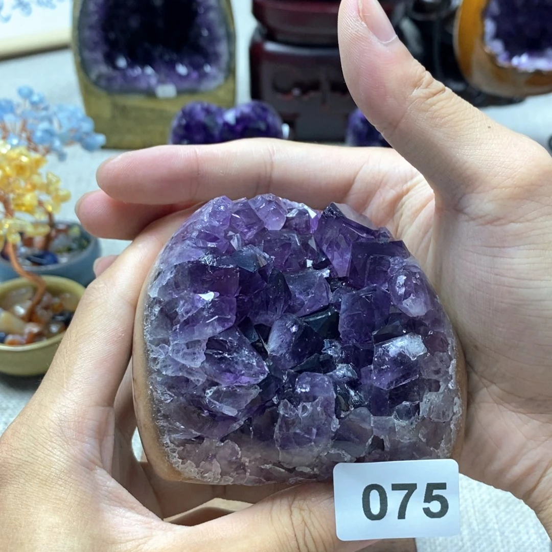 未镶嵌水晶大型摆件（非配饰）