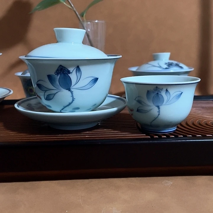160手绘盖碗加3个杯子
