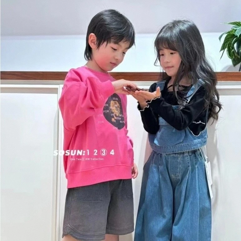 索大童玫红色套头卫衣