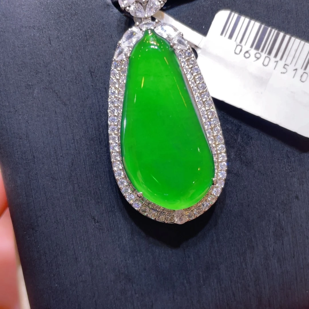 翡翠未镶嵌颈饰吊坠