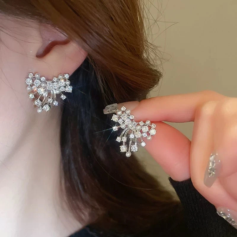 铜合金合成锆石耳饰 轻奢闪锆蝴蝶结耳环女法式精致耳钉2025新款