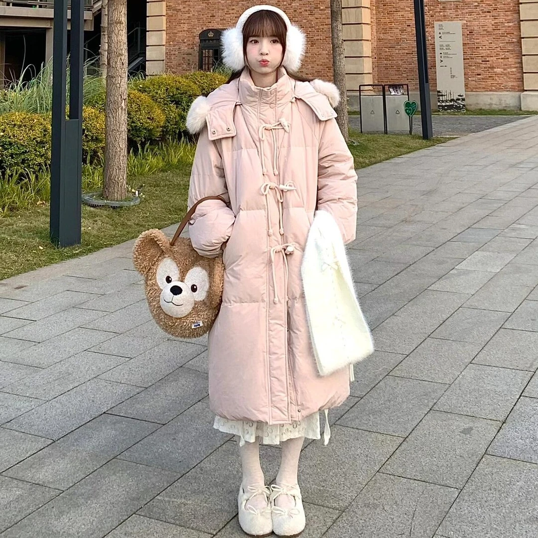 波司登极地联名牛角扣羽绒服女冬季中长款甜美宽松加厚连帽外套毛